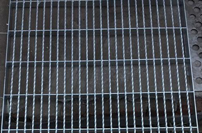 信鴿公棚地網(wǎng)，曬籠網(wǎng)片，漏糞板，賽鴿鴿舍專用地網(wǎng) ，熱鍍鋅地格柵板價格/廠家