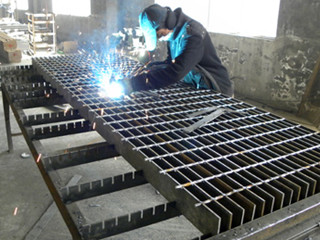 鍍鋅鋼格板規(guī)格3 鍍鋅鋼格板規(guī)格3