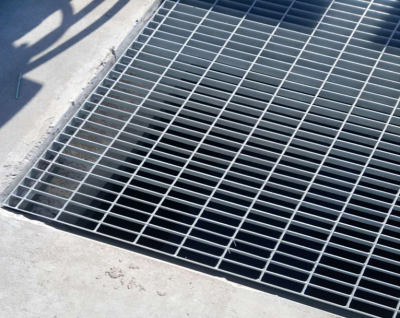 泵站前池格柵蓋板_泵房鋼格柵板??簡(jiǎn)述  泵站前池格柵蓋板_泵房鋼格柵板??簡(jiǎn)述