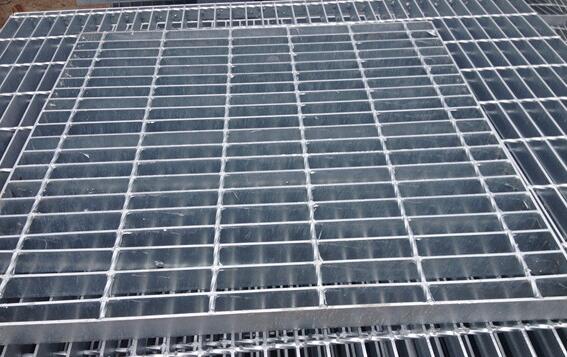 泵站前池格柵蓋板_泵房鋼格柵板??簡(jiǎn)述  泵站前池格柵蓋板_泵房鋼格柵板??簡(jiǎn)述